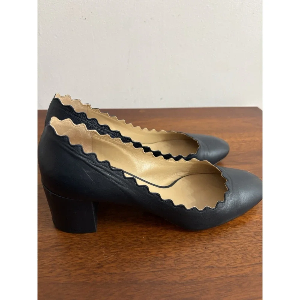Chloe Women's Lauren Leather Pump Navy Leather Heels Scalloped Italian 38.5 8.5M - Picture 3 of 8